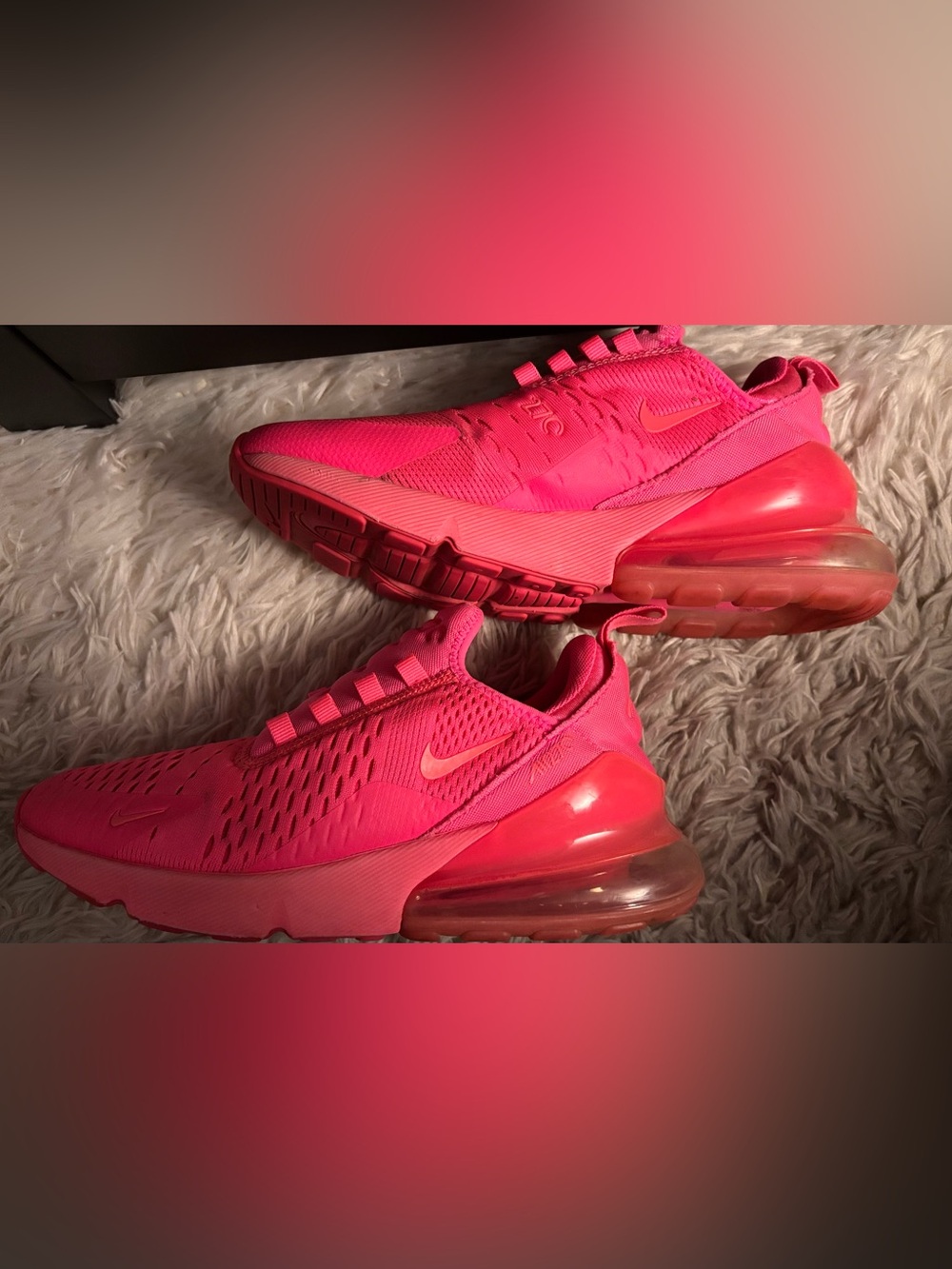 Used Nike Women’s Athletic Shoes in Bright Pink - Picture 5 of 7